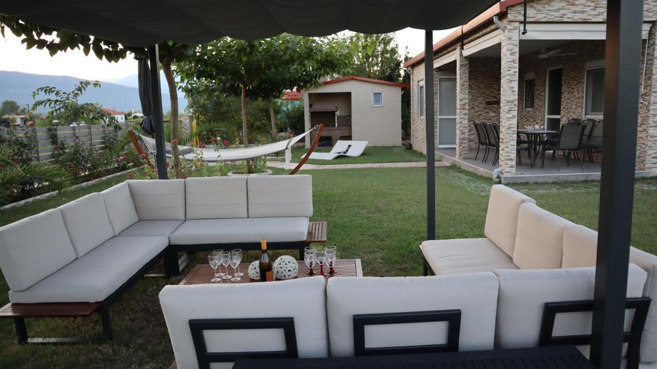 Costa Petra - Luxury Seaside Cottage With Garden - Vacation House For Families In Greece Néa Meságkala Dış mekan fotoğraf