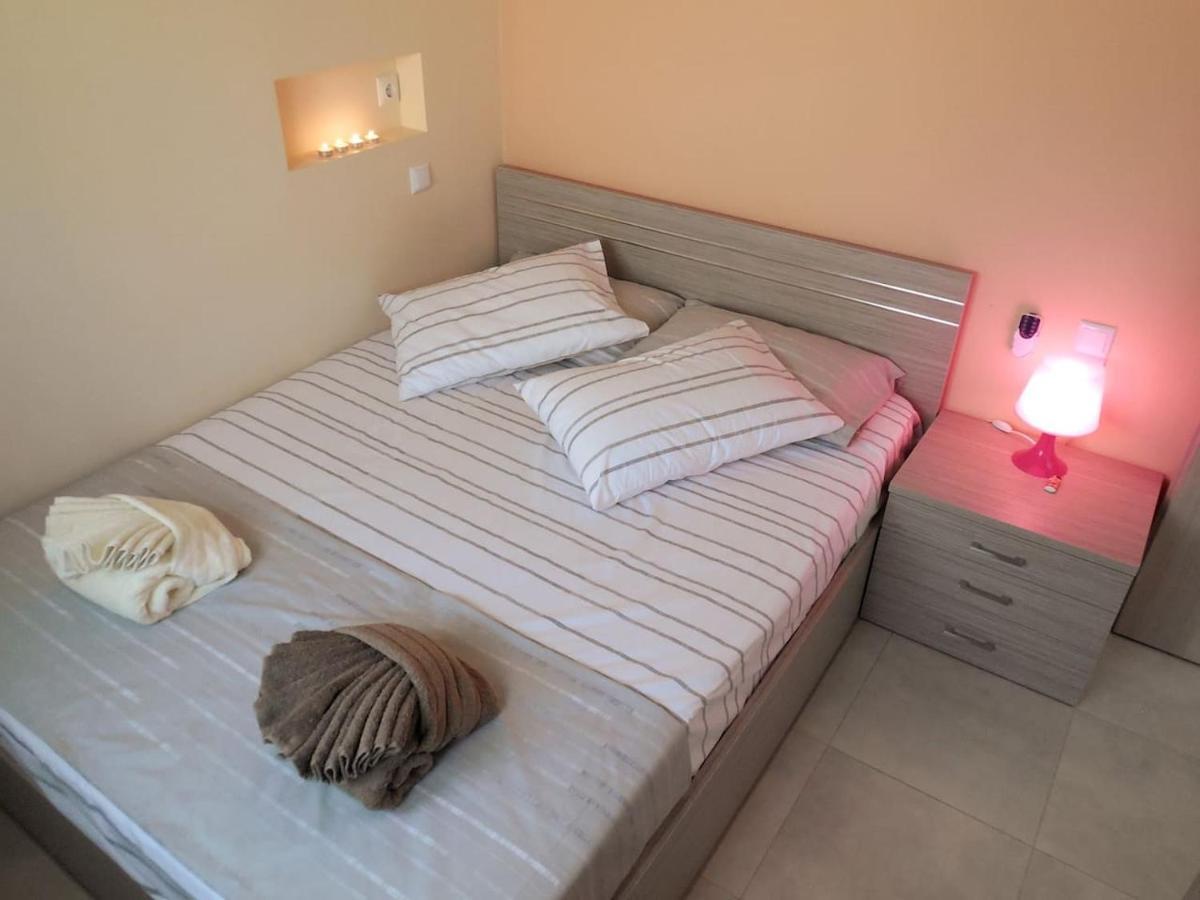 Costa Petra - Luxury Seaside Cottage With Garden - Vacation House For Families In Greece Néa Meságkala Dış mekan fotoğraf